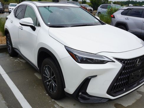 Certified 2024 Lexus NX 250 FWD w/ Towing Package (2000 Lbs) image 3