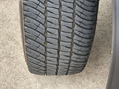 Used 2021 Ford F350 Platinum w/ FX4 Off-Road Package AWD/4WD image 2