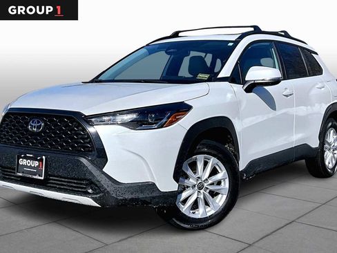 Used 2023 Toyota Corolla Cross LE w/ Moonroof Package image 1