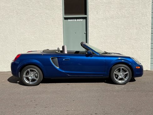 Used 2001 Toyota MR2 image 7