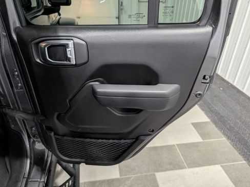 Used 2022 Jeep Gladiator Sport AWD/4WD image 23