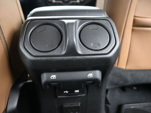 Used 2020 Jeep Gladiator Overland image 9