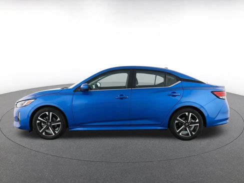 Used 2025 Nissan Sentra SV FWD image 5