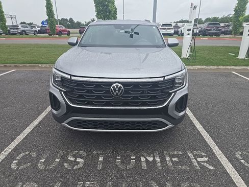 Used 2024 Volkswagen Atlas Cross Sport SE AWD/4WD image 3