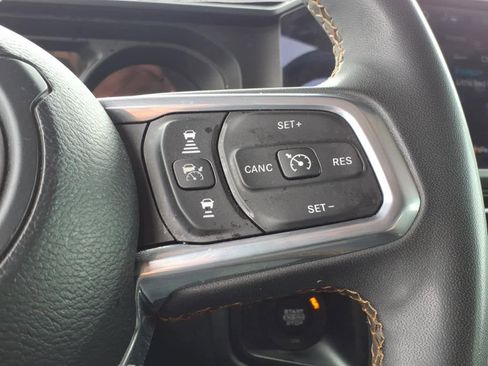 Used 2024 Jeep Wrangler Unlimited Sahara AWD/4WD image 22