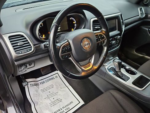 Used 2021 Jeep Grand Cherokee Laredo w/ Security & Convenience Group image 12