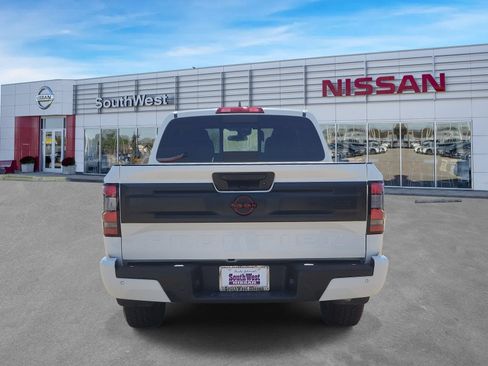 Used 2025 Nissan Frontier PRO-4X AWD/4WD image 7