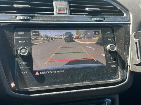 Used 2018 Volkswagen Tiguan SEL Premium AWD/4WD image 28