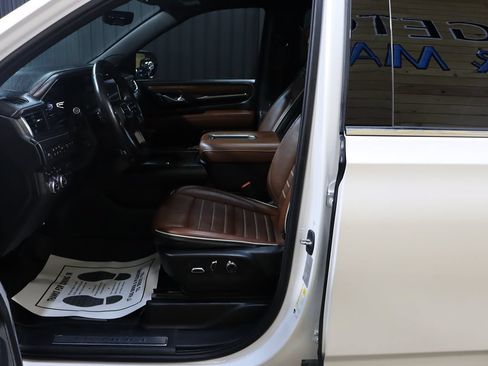 Used 2024 GMC Yukon XL Denali Ultimate AWD/4WD image 42