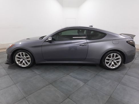 Used 2016 Hyundai Genesis 3.8 image 2