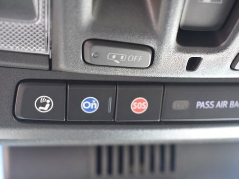 Used 2023 Chevrolet Silverado 1500 ZR2 w/ Technology Package image 34