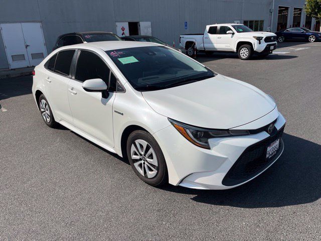 Used 2021 Toyota Corolla LE FWD image 1