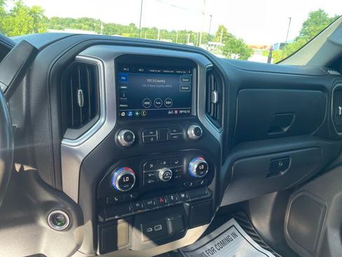Used 2021 GMC Sierra 1500 SLE AWD/4WD image 17