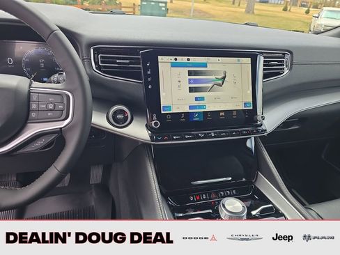 New 2026 Jeep Grand Wagoneer 4WD image 17