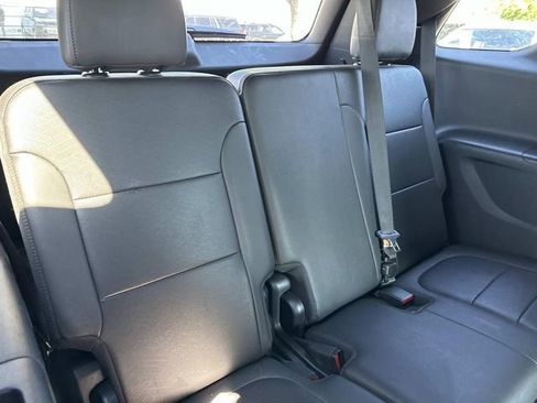 Used 2023 Chevrolet Traverse High Country AWD/4WD image 15