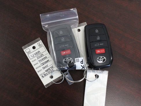 Certified 2025 Toyota Crown Platinum image 30