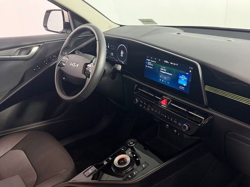 Used 2025 Kia Niro Wind FWD image 16