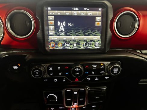 Used 2021 Jeep Wrangler Unlimited Rubicon w/ Uconnect 4C Nav & Sound Group AWD/4WD image 15