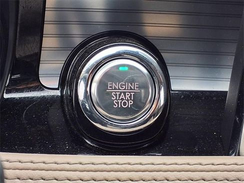 Certified 2022 Lincoln Corsair FWD w/ Equipment Group 101A image 17