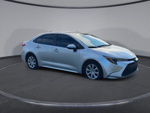 Used 2023 Toyota Corolla LE FWD image 2