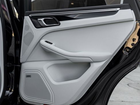 New 2026 Porsche Macan Turbo AWD/4WD image 38