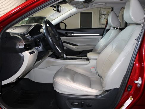 Used 2019 Nissan Altima 2.5 Platinum FWD image 8