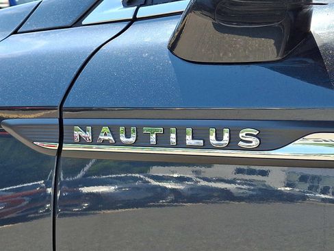 Used 2022 Lincoln Nautilus Reserve AWD/4WD image 32