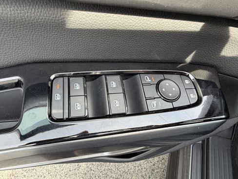 New 2026 Nissan Pathfinder SL AWD/4WD image 13