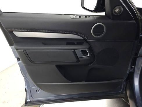 Used 2023 Land Rover Discovery S R-Dynamic image 17