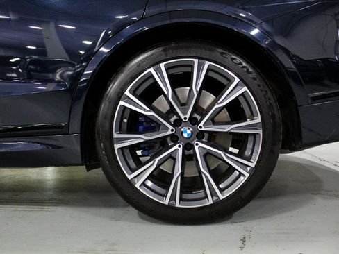 Used 2022 BMW X7 M50i w/ Dynamic Handling Package image 37