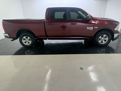 Used 2019 RAM 1500 Classic SLT RWD image 11