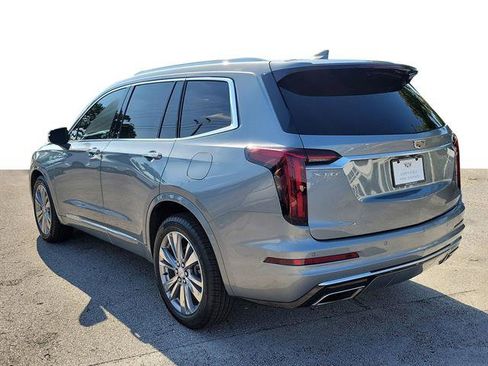 Certified 2023 Cadillac XT6 Premium Luxury image 3