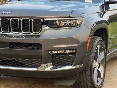 Used 2023 Jeep Grand Cherokee L Limited AWD/4WD image 11