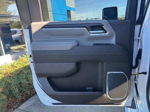 Used 2024 GMC Sierra 2500 SLT image 10