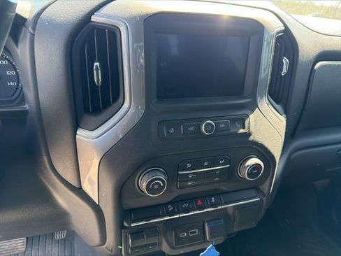 Used 2021 Chevrolet Silverado 1500 Custom Trail Boss w/ LPO, Dark Essentials Package AWD/4WD image 6
