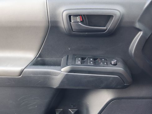 Used 2019 Toyota Tacoma SR w/ SR Convenience Package RWD image 13