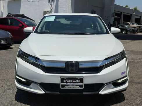 Used 2019 Honda Clarity Plug-In Hybrid image 2