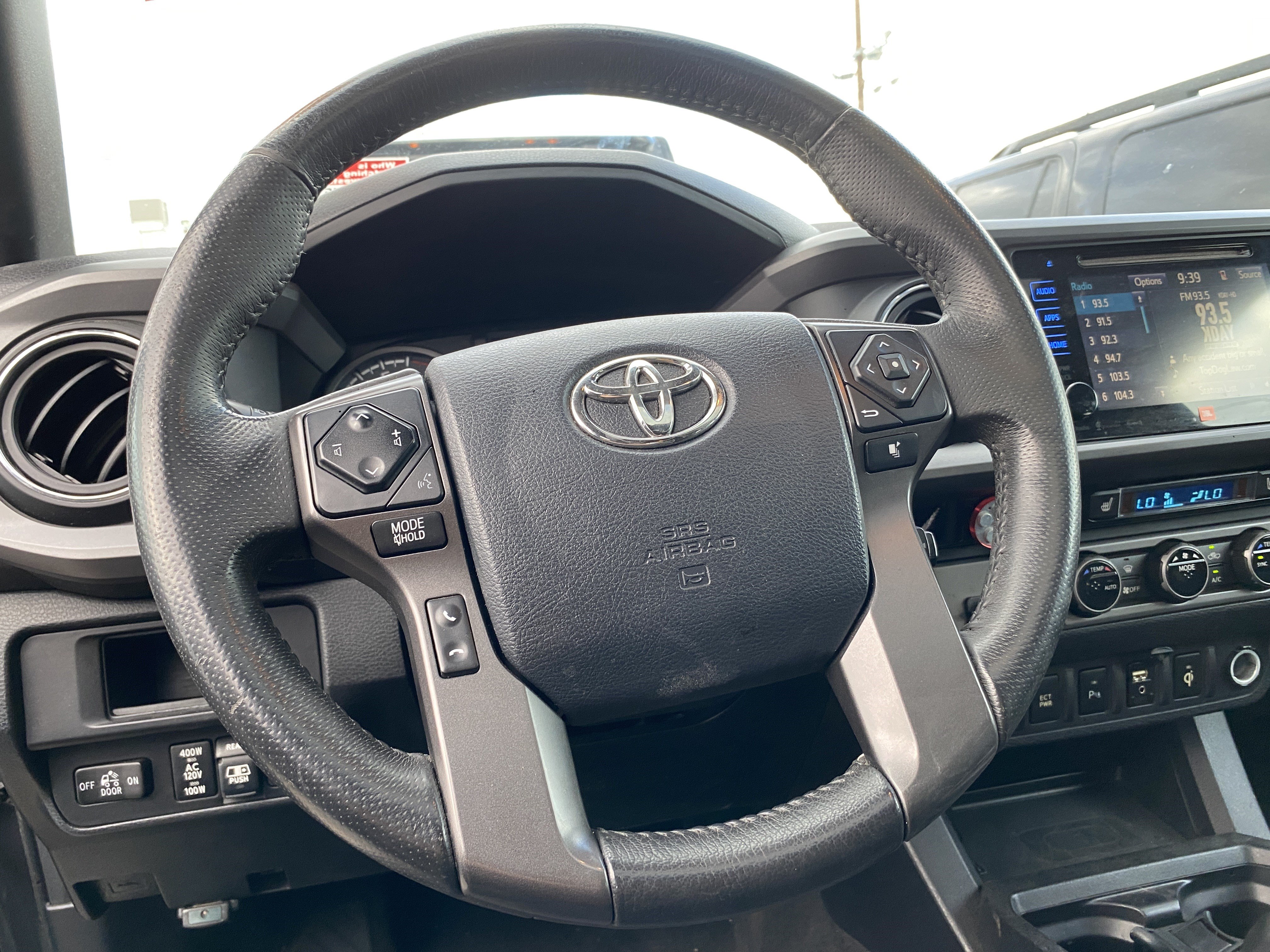 Used 2017 Toyota Tacoma TRD Sport RWD image 21