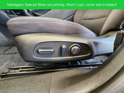 Used 2024 Chevrolet Malibu LT FWD image 34