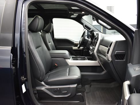 Used 2022 Ford F250 Lariat w/ Black Appearance Package image 12