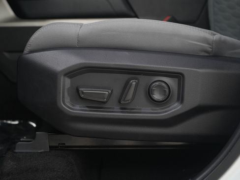 Used 2025 Toyota Tundra SR5 AWD/4WD image 24