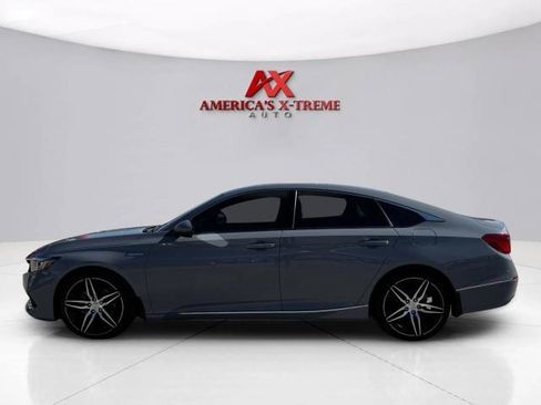 Used 2021 Honda Accord Touring image 2