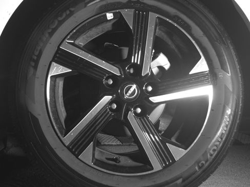 Used 2025 Nissan Sentra SV image 14