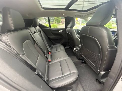 Certified 2025 Volvo XC40 B5 Plus AWD/4WD image 13