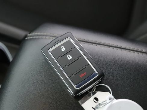 Used 2025 Jeep Grand Cherokee Laredo X AWD/4WD image 21
