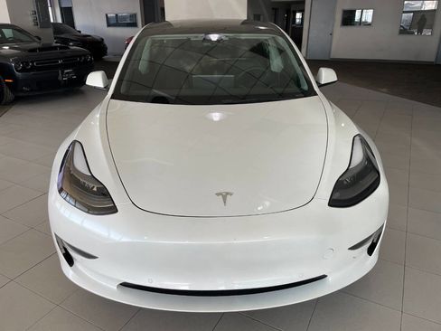 Used 2022 Tesla Model 3 image 2