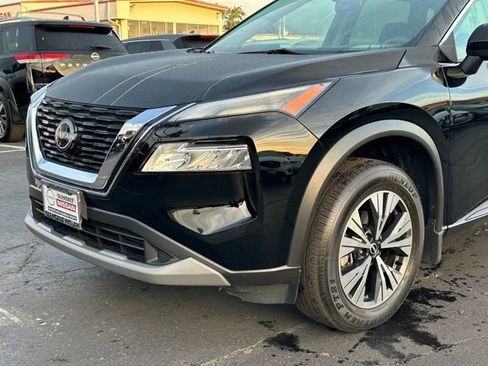 Used 2023 Nissan Rogue SV image 8