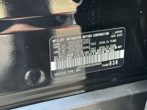 New 2025 Mitsubishi Outlander SE image 28