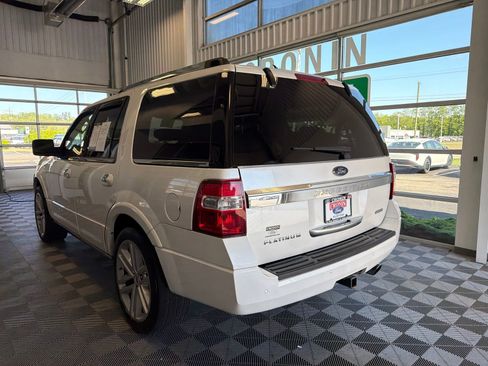 Used 2017 Ford Expedition Platinum AWD/4WD image 4