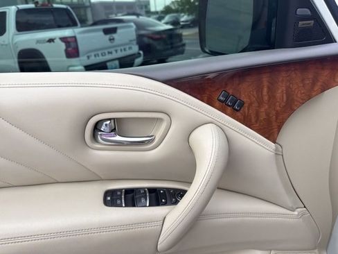 Used 2017 INFINITI QX80 4WD w/ Deluxe Technology Package image 18